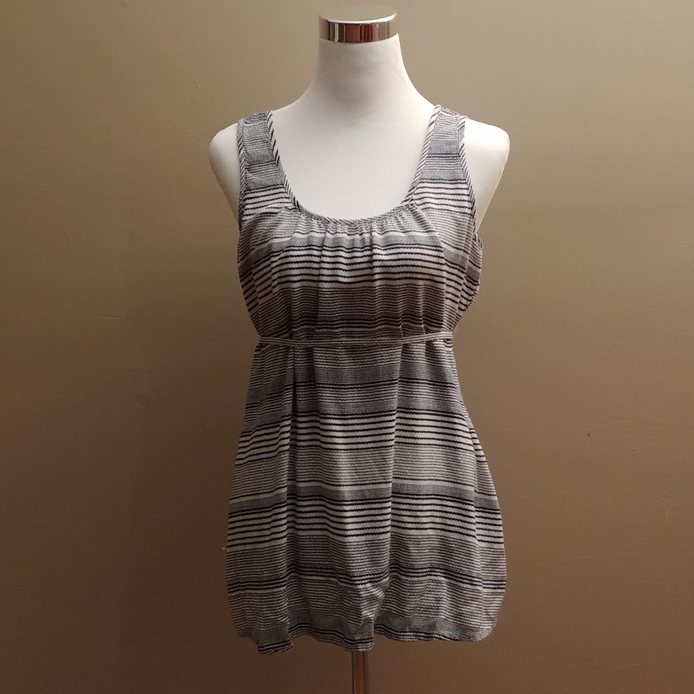 🔴$5 Motherhood Tank Top